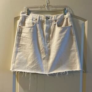 Skirt Rag & Bone white  denim size 30 mini 18” length new Zip front with button
